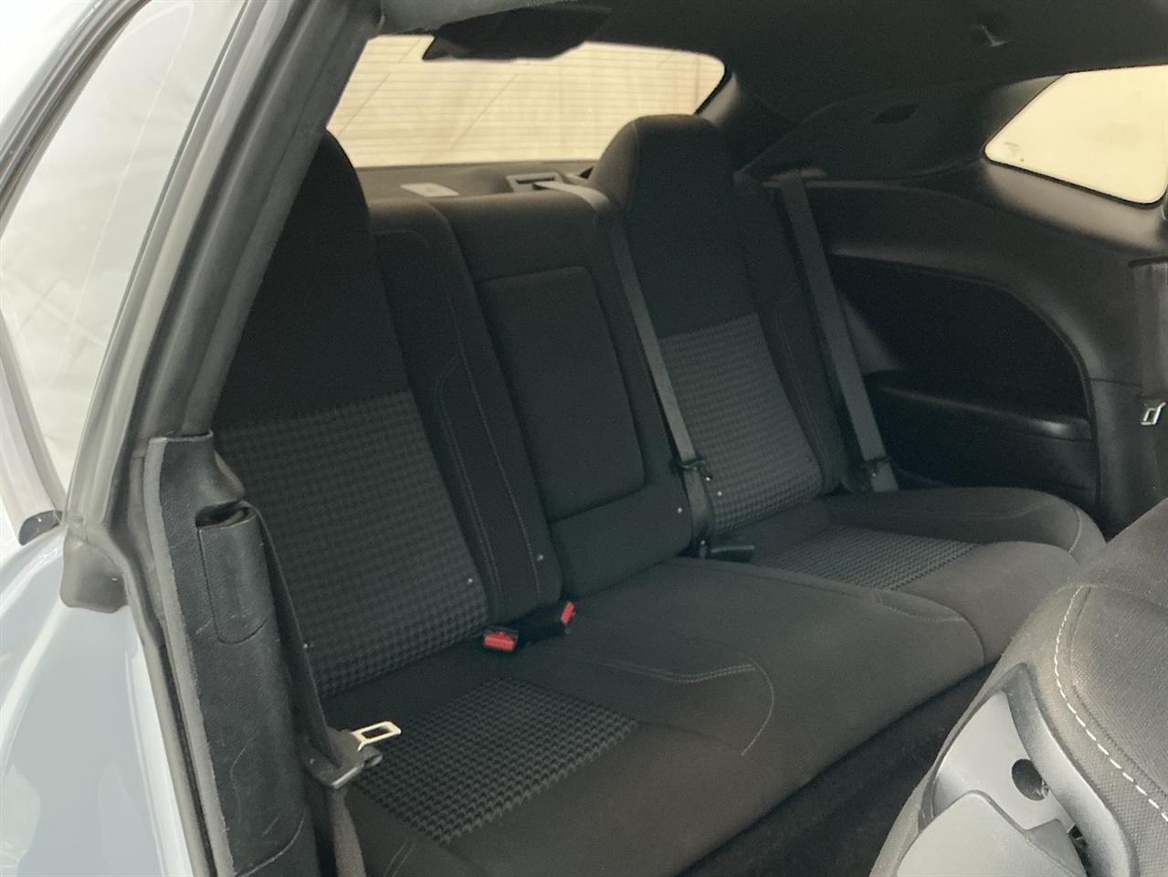Dodge Challenger SXT RWD 2021