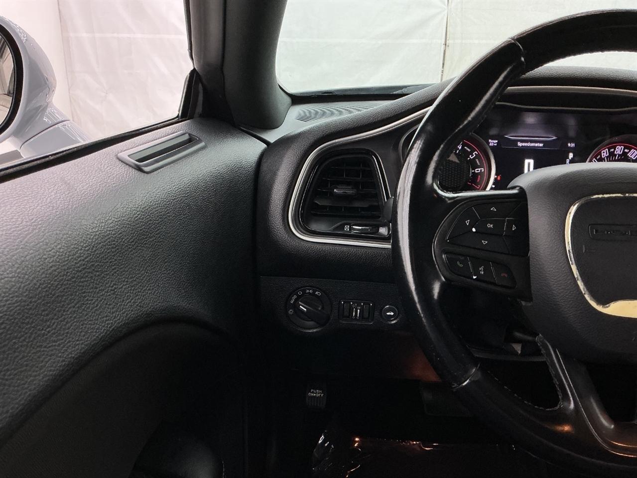 Dodge Challenger SXT RWD 2021