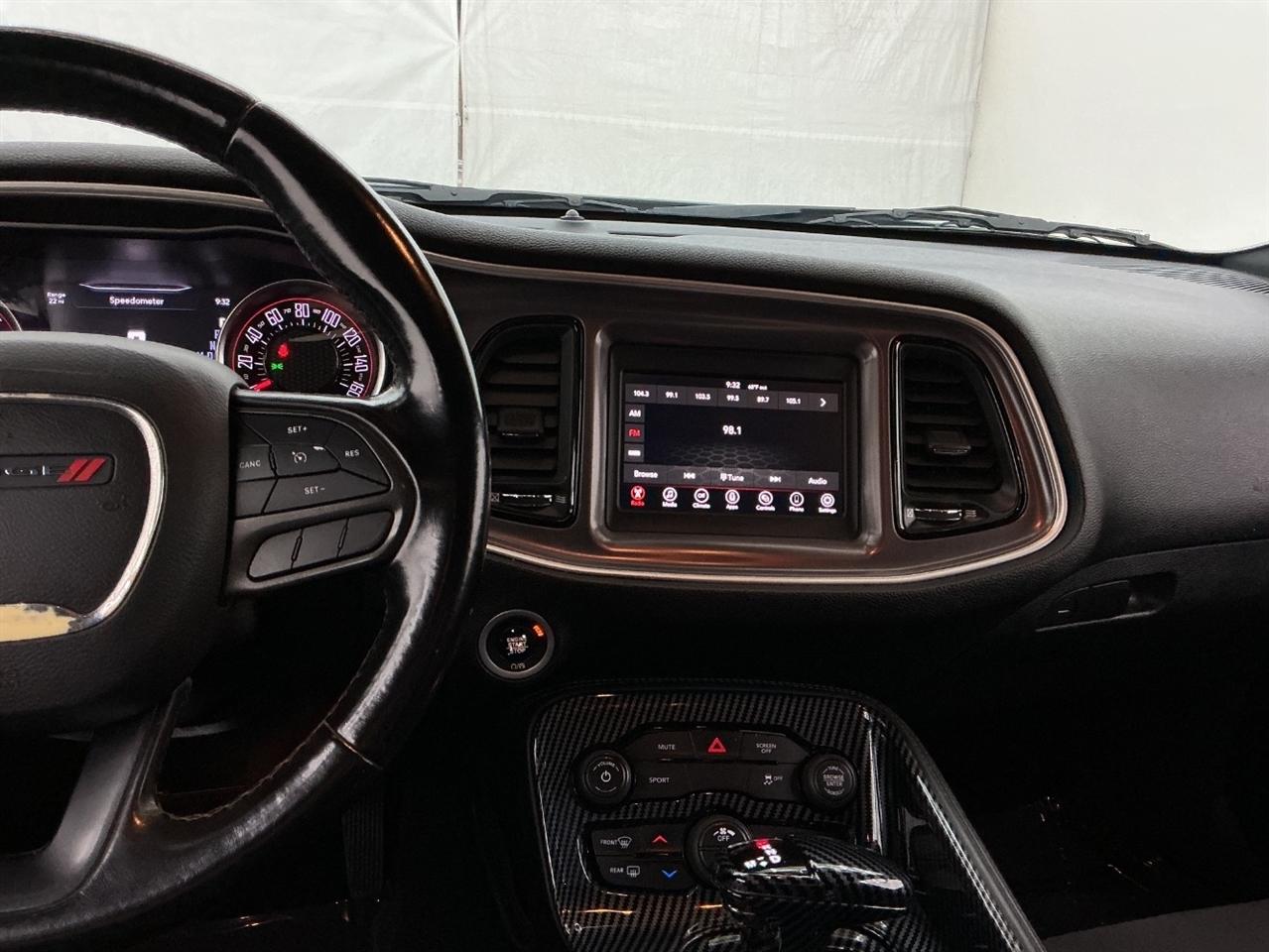 Dodge Challenger SXT RWD 2021