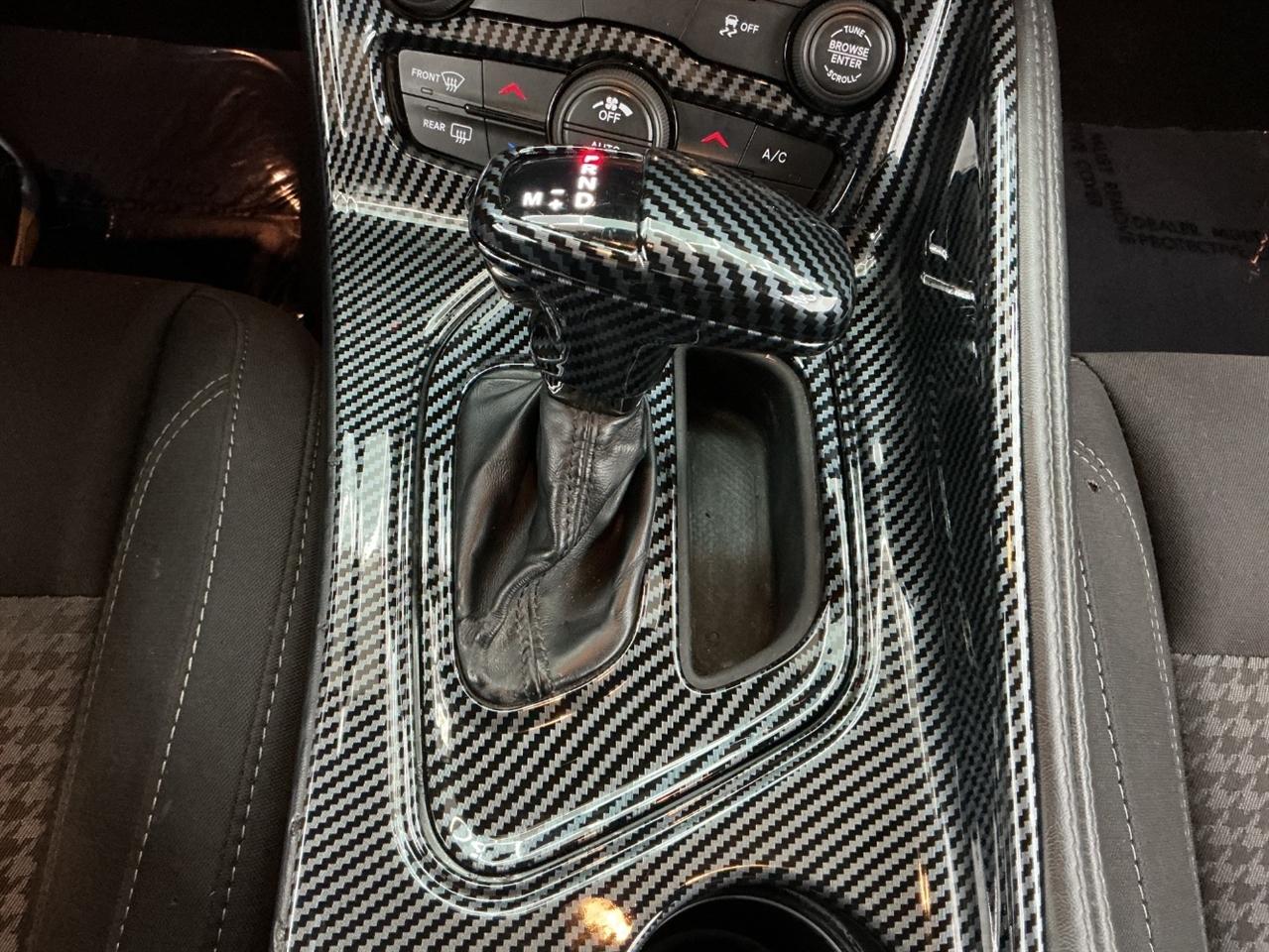 Dodge Challenger SXT RWD 2021