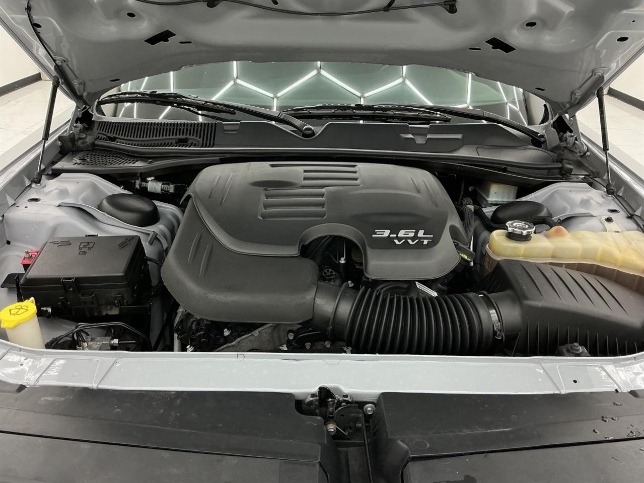 Dodge Challenger SXT RWD 2021