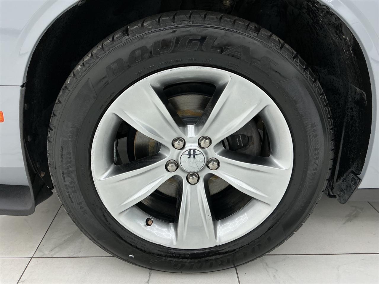Dodge Challenger SXT RWD 2021