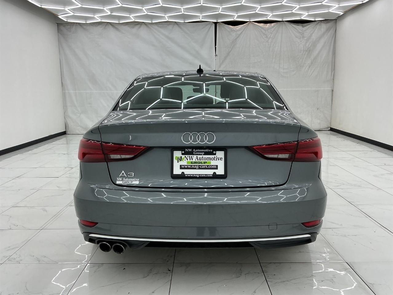 Audi A3 Sedan Titanium Premium 40 TFSI 2019