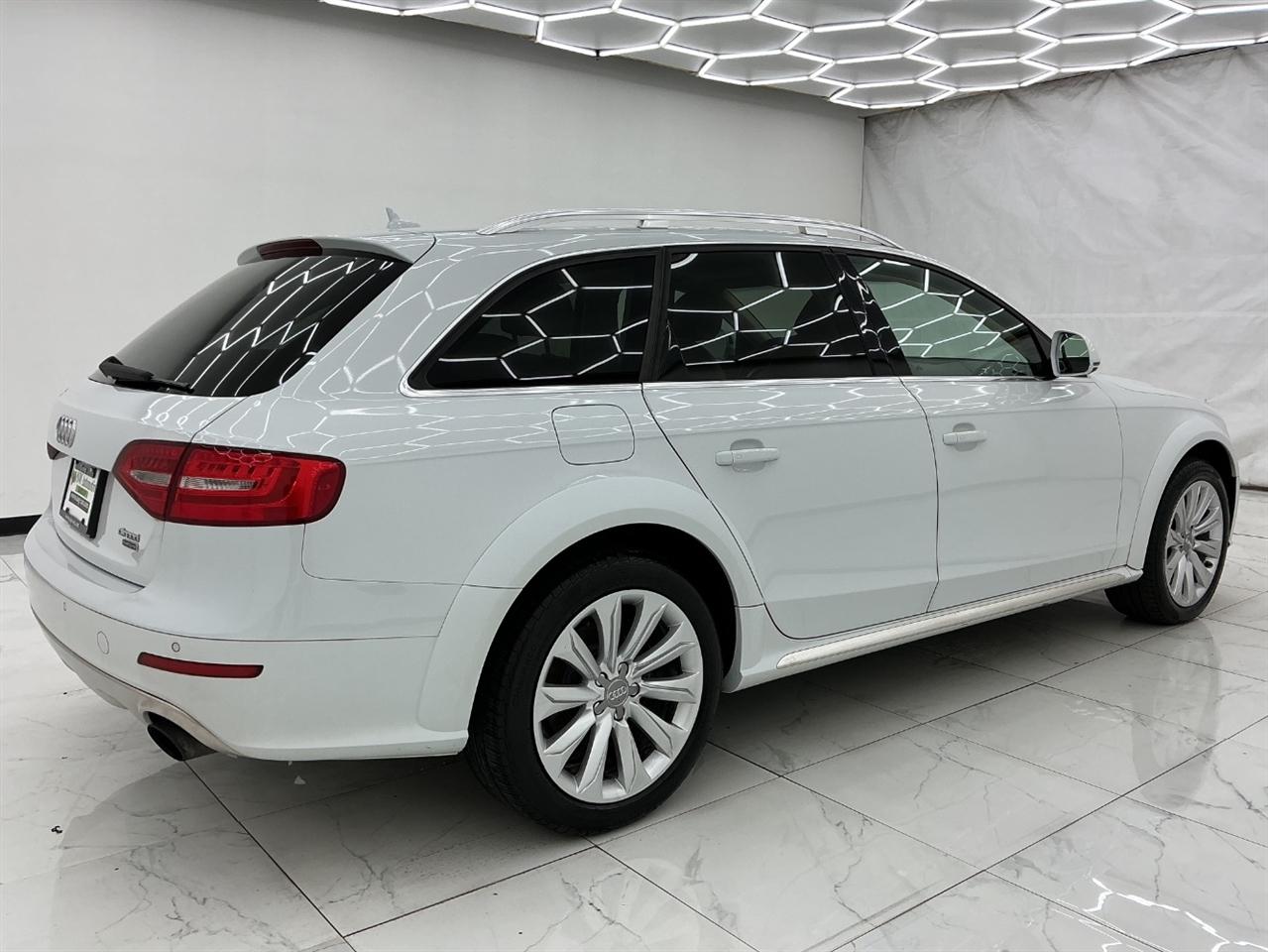 Audi allroad 4dr Wgn Premium Plus 2016