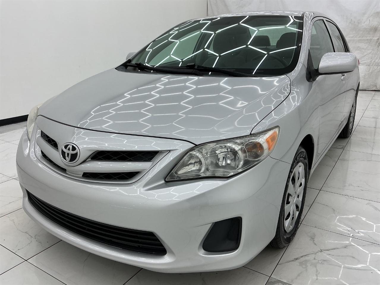 Toyota Corolla 4dr Sdn Auto LE (Natl) 2012