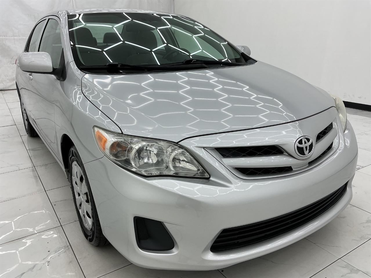 Toyota Corolla 4dr Sdn Auto LE (Natl) 2012