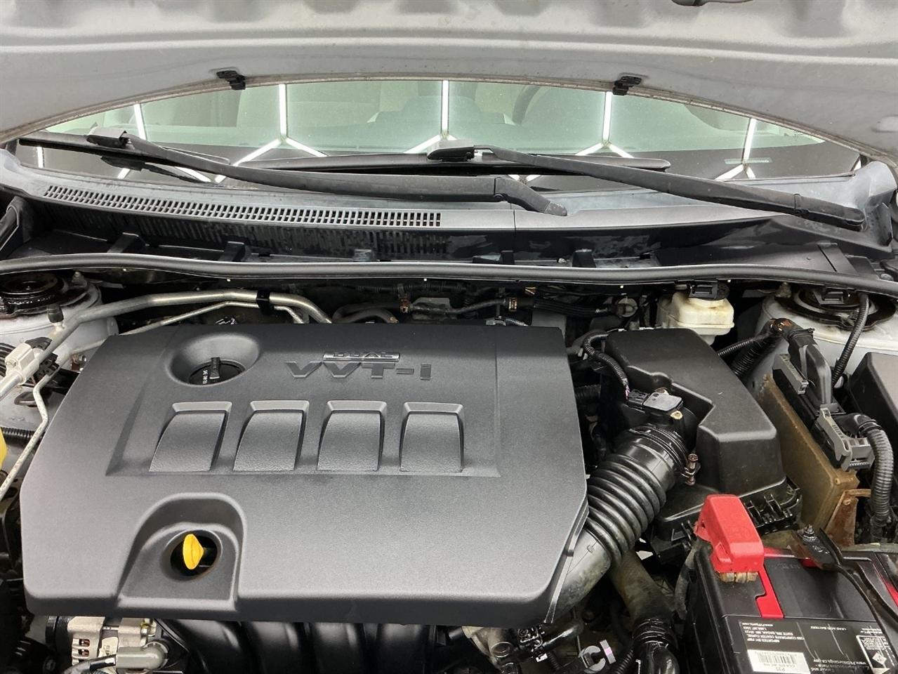 Toyota Corolla 4dr Sdn Auto LE (Natl) 2012