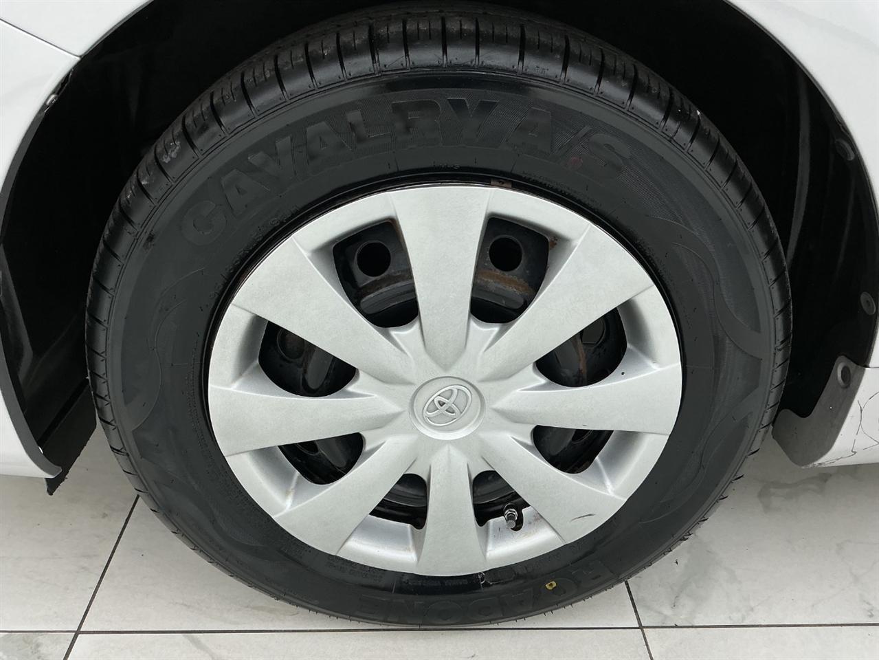 Toyota Corolla 4dr Sdn Auto LE (Natl) 2012