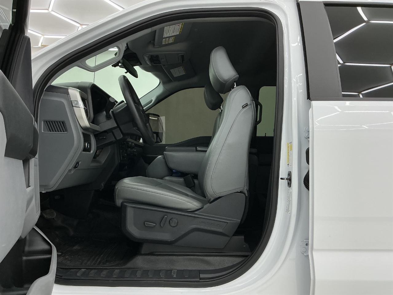 Ford Super Duty F-350 DRW King Ranch 4WD Crew Cab 8' Box 2023