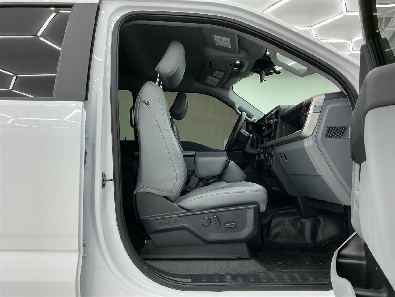 Ford Super Duty F-350 DRW King Ranch 4WD Crew Cab 8' Box 2023