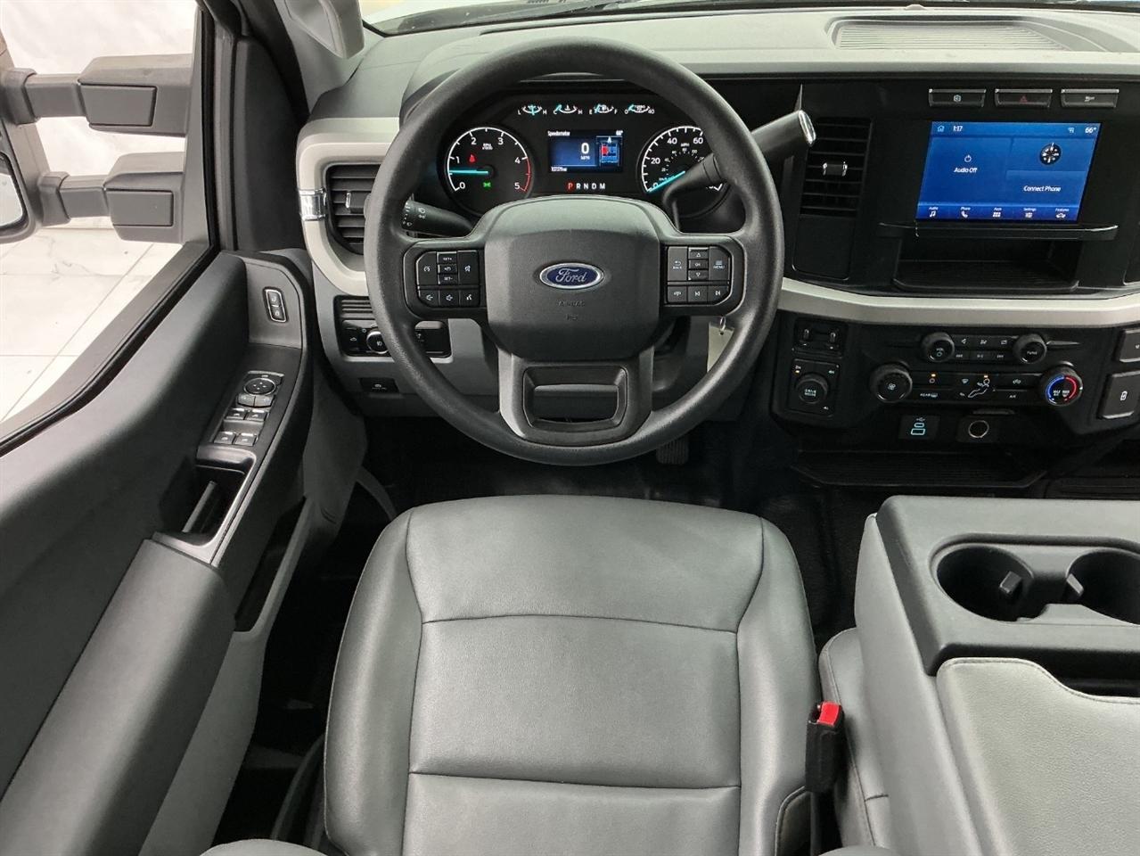Ford Super Duty F-350 DRW King Ranch 4WD Crew Cab 8' Box 2023