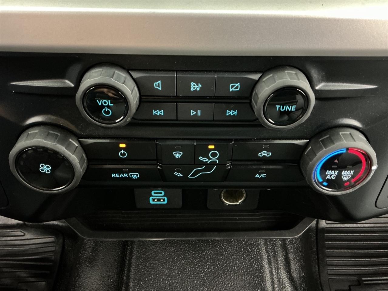 Ford Super Duty F-350 DRW King Ranch 4WD Crew Cab 8' Box 2023