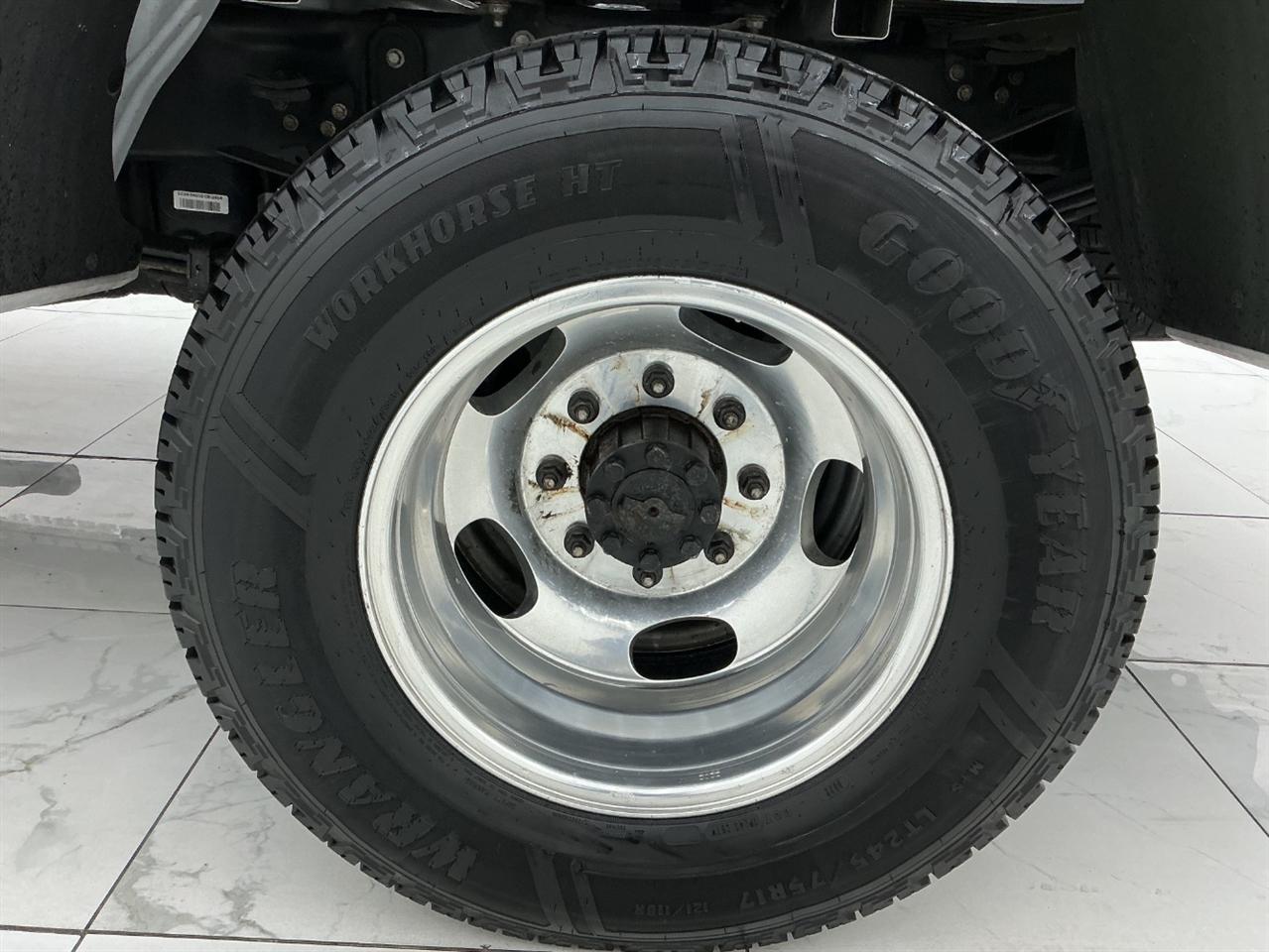 Ford Super Duty F-350 DRW King Ranch 4WD Crew Cab 8' Box 2023