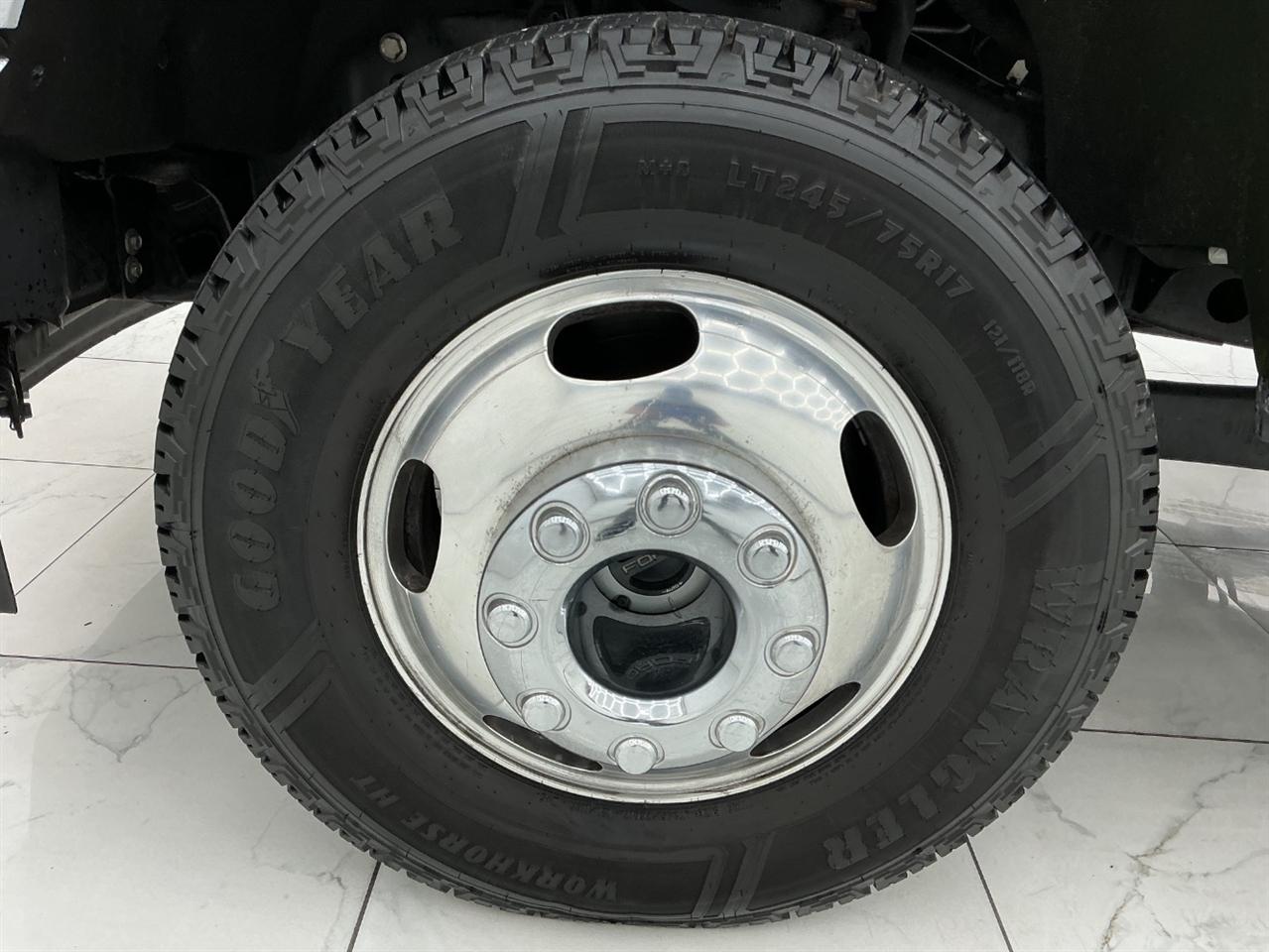 Ford Super Duty F-350 DRW King Ranch 4WD Crew Cab 8' Box 2023