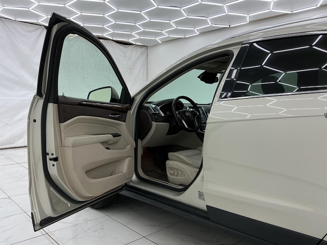 Cadillac SRX FWD 4dr Luxury Collection 2014