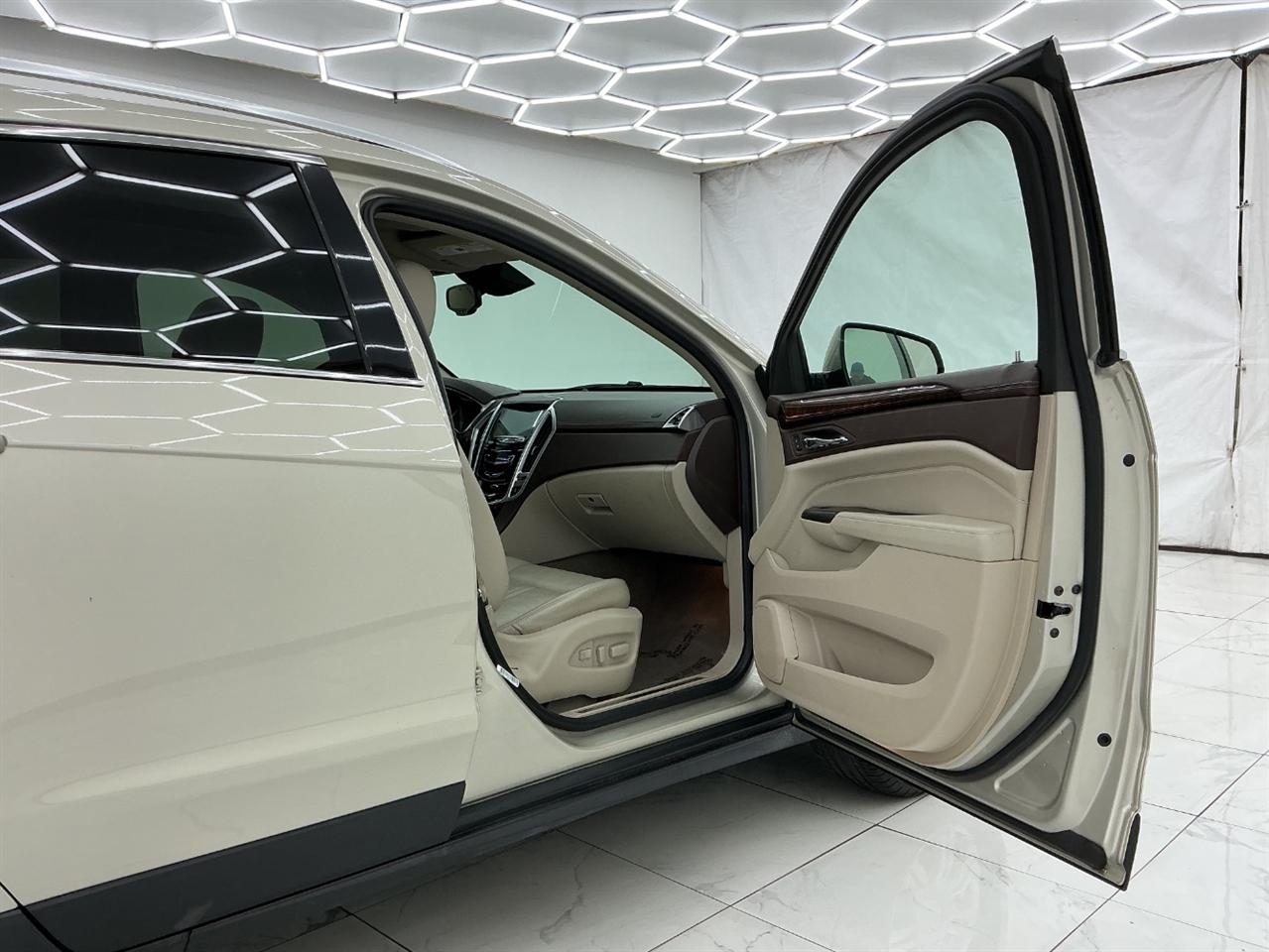 Cadillac SRX FWD 4dr Luxury Collection 2014