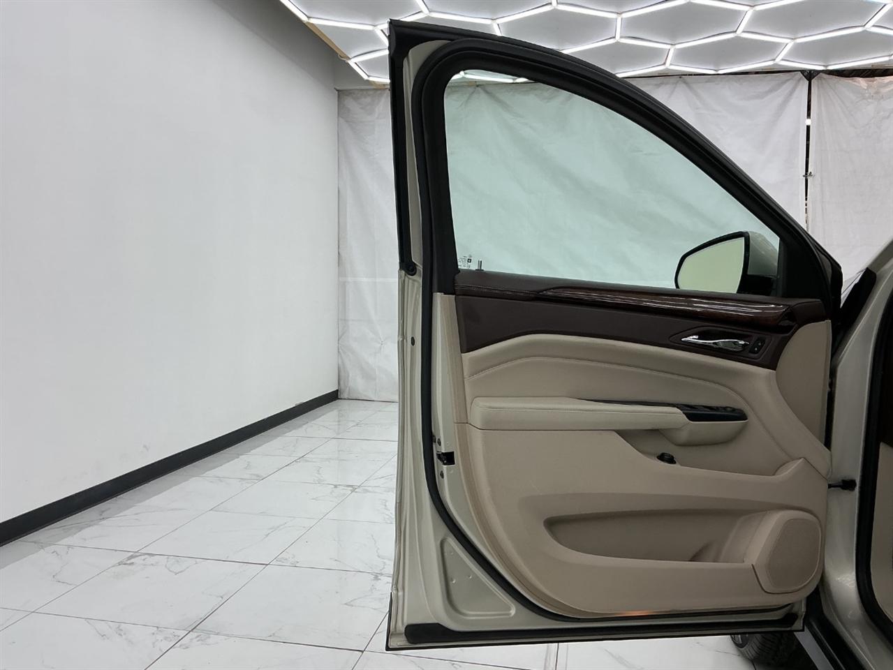 Cadillac SRX FWD 4dr Luxury Collection 2014