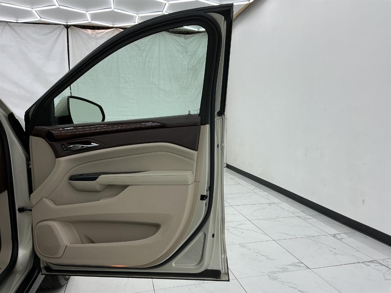 Cadillac SRX FWD 4dr Luxury Collection 2014