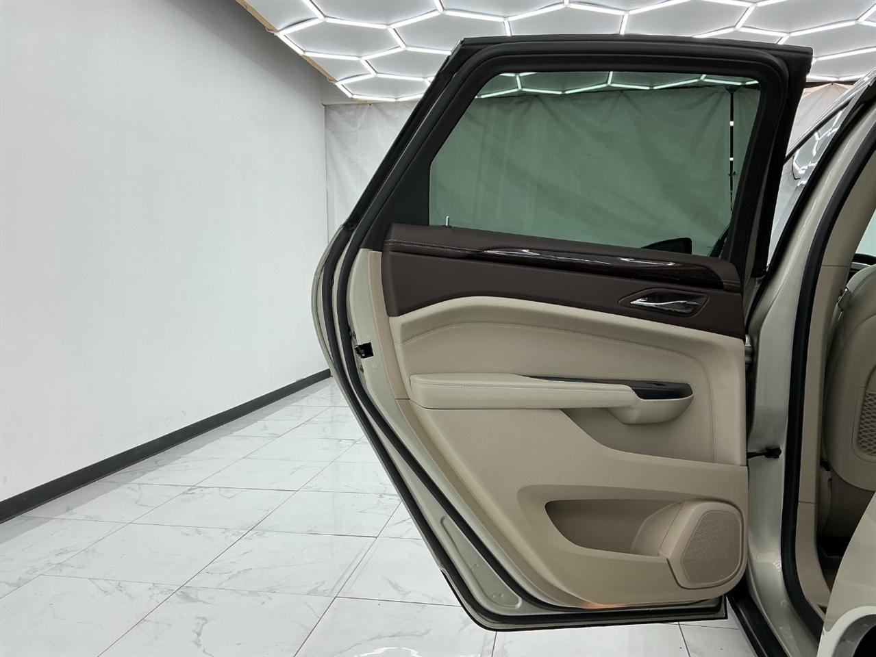 Cadillac SRX FWD 4dr Luxury Collection 2014