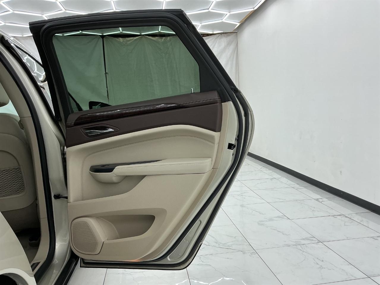 Cadillac SRX FWD 4dr Luxury Collection 2014
