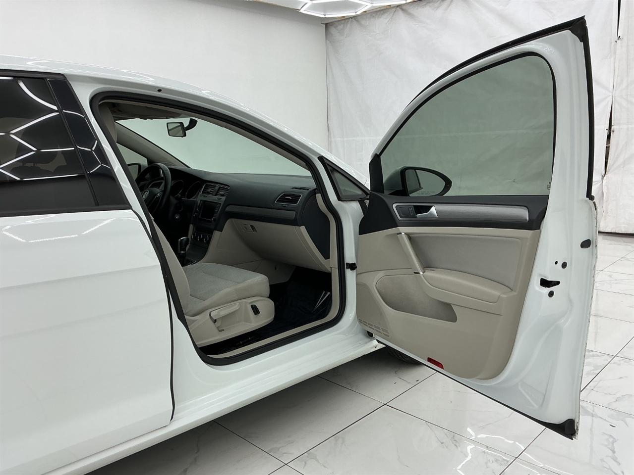 Volkswagen Golf 4dr HB Auto TSI S 2016