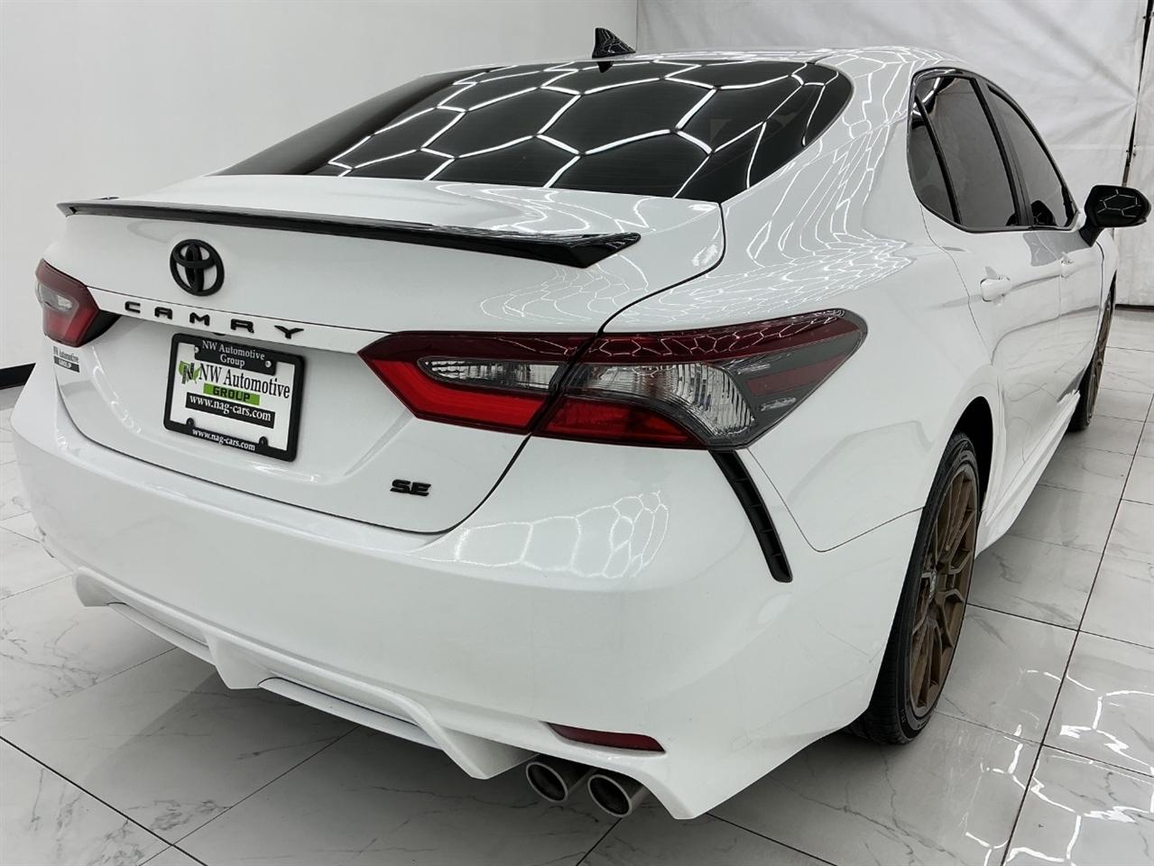 Toyota Camry SE Auto (Natl) 2023