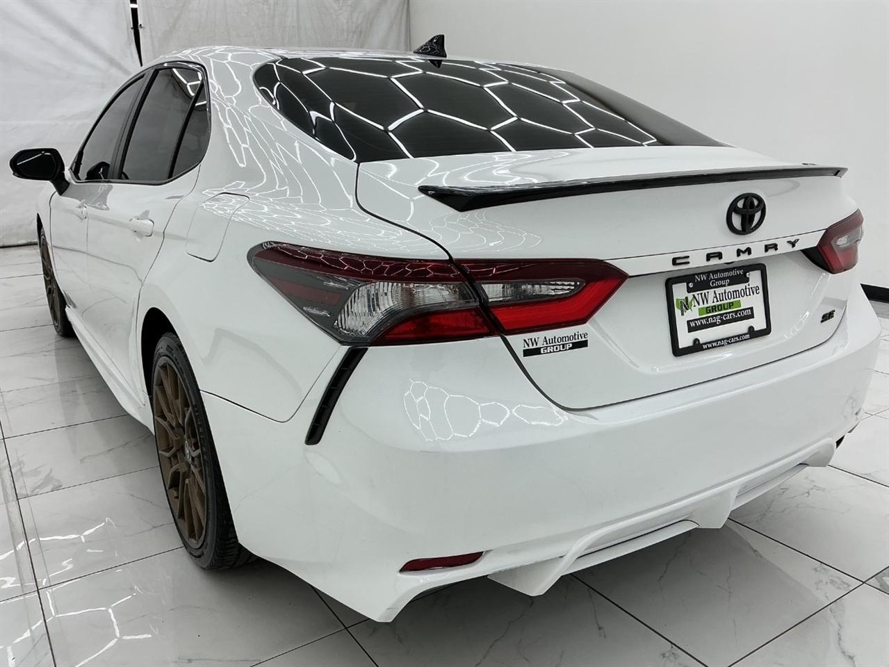 Toyota Camry SE Auto (Natl) 2023