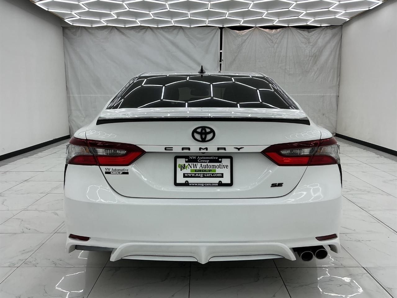 Toyota Camry SE Auto (Natl) 2023