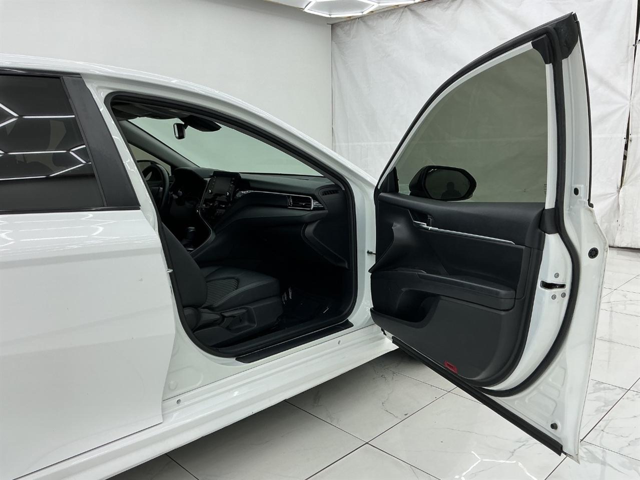 Toyota Camry SE Auto (Natl) 2023