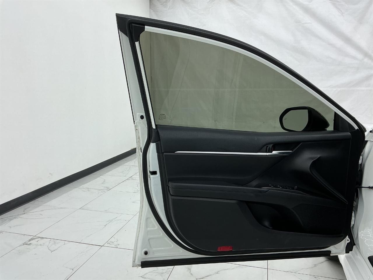 Toyota Camry SE Auto (Natl) 2023
