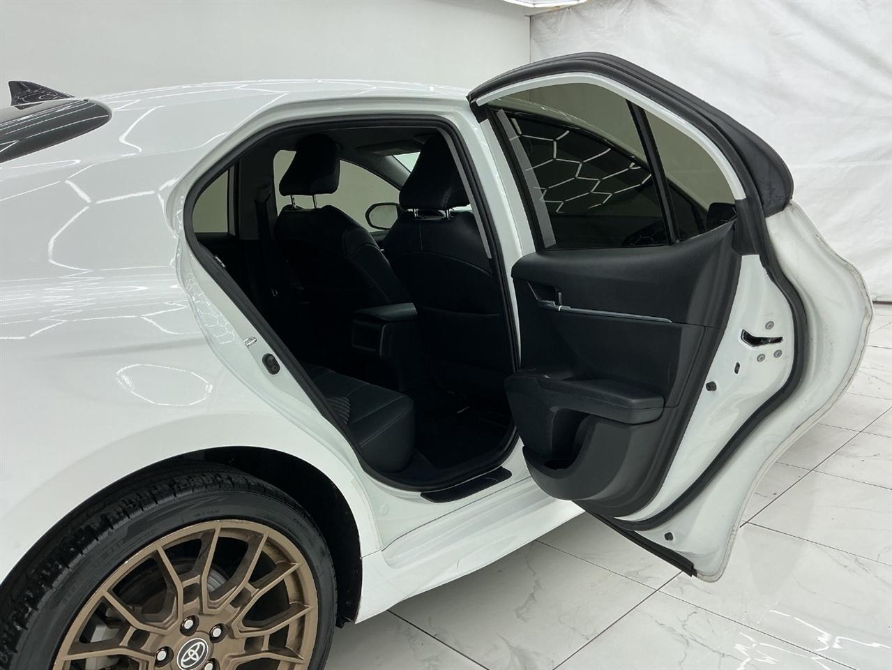 Toyota Camry SE Auto (Natl) 2023