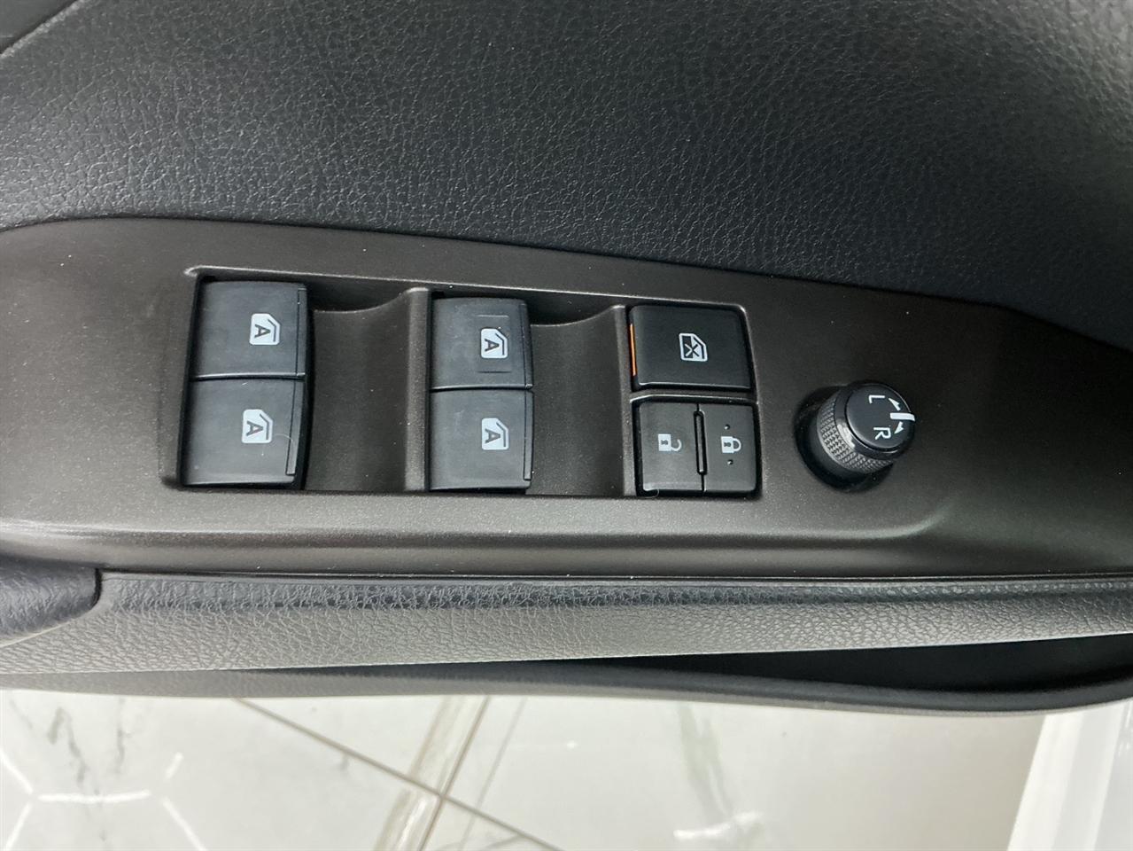 Toyota Camry SE Auto (Natl) 2023