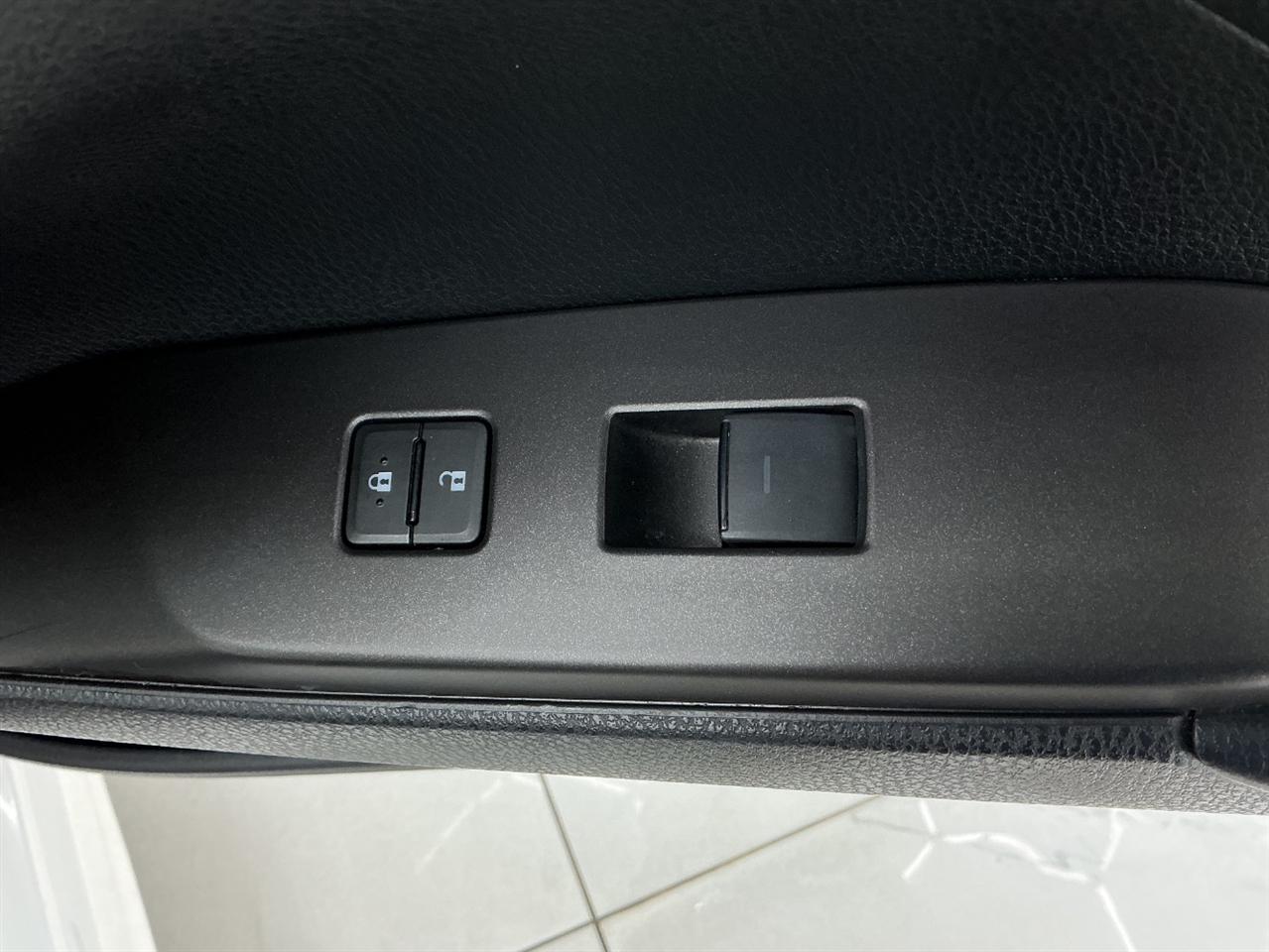 Toyota Camry SE Auto (Natl) 2023