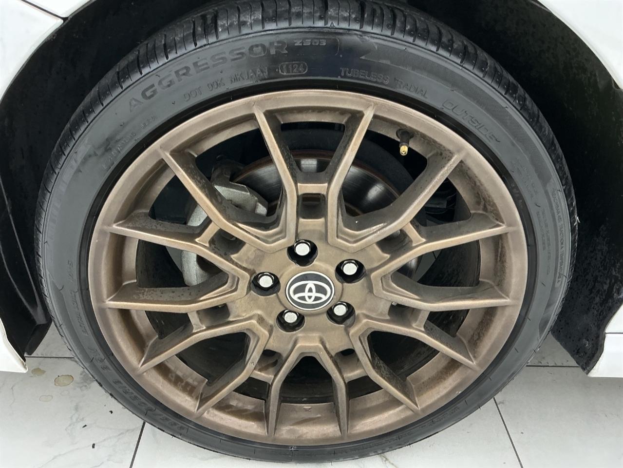 Toyota Camry SE Auto (Natl) 2023