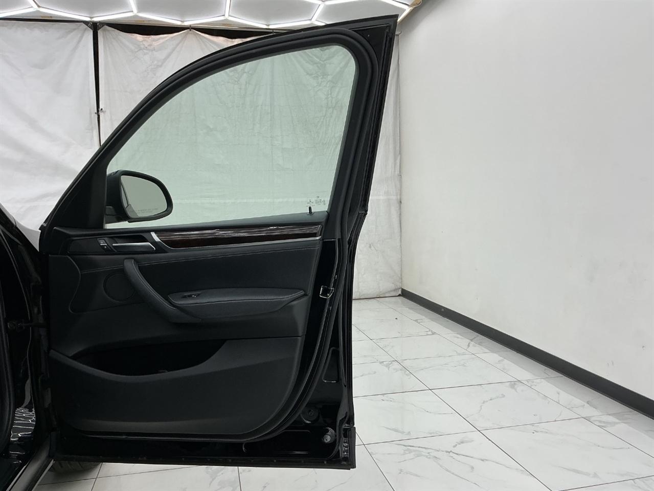 BMW X3 xDrive28i Sports Activity Vehicle 2017
