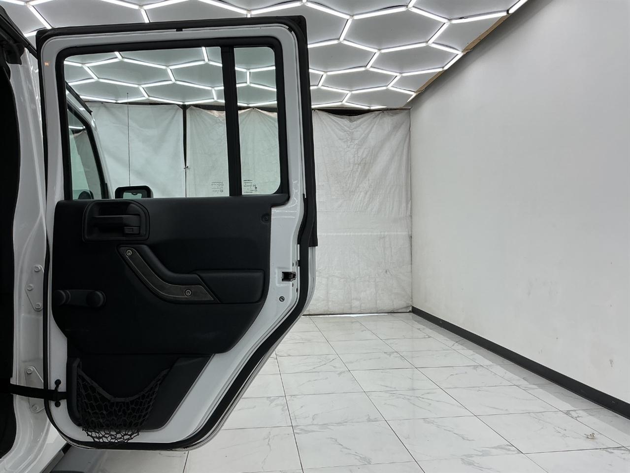 Jeep Wrangler Unlimited 4WD 4dr Sport 2013