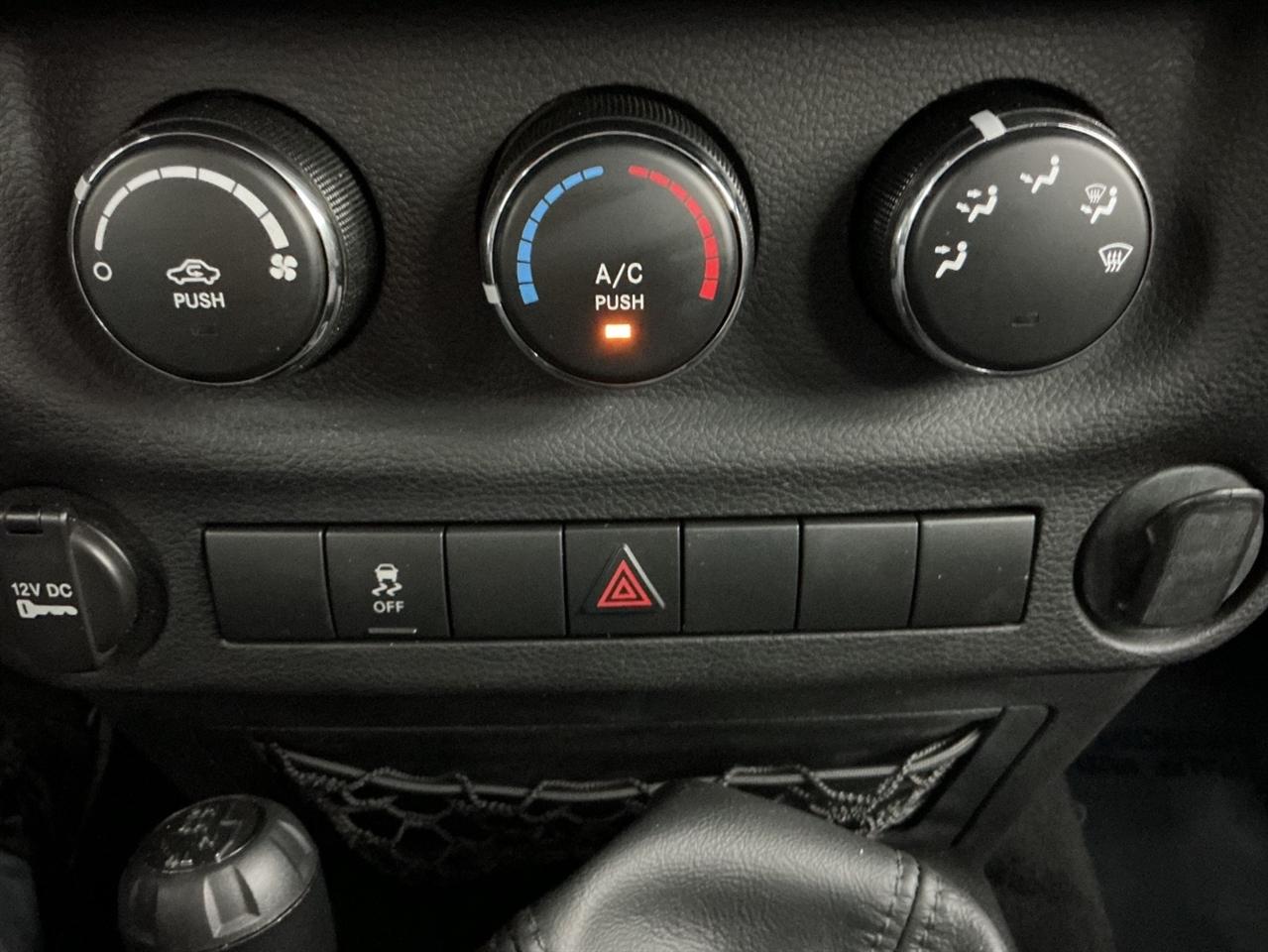 Jeep Wrangler Unlimited 4WD 4dr Sport 2013