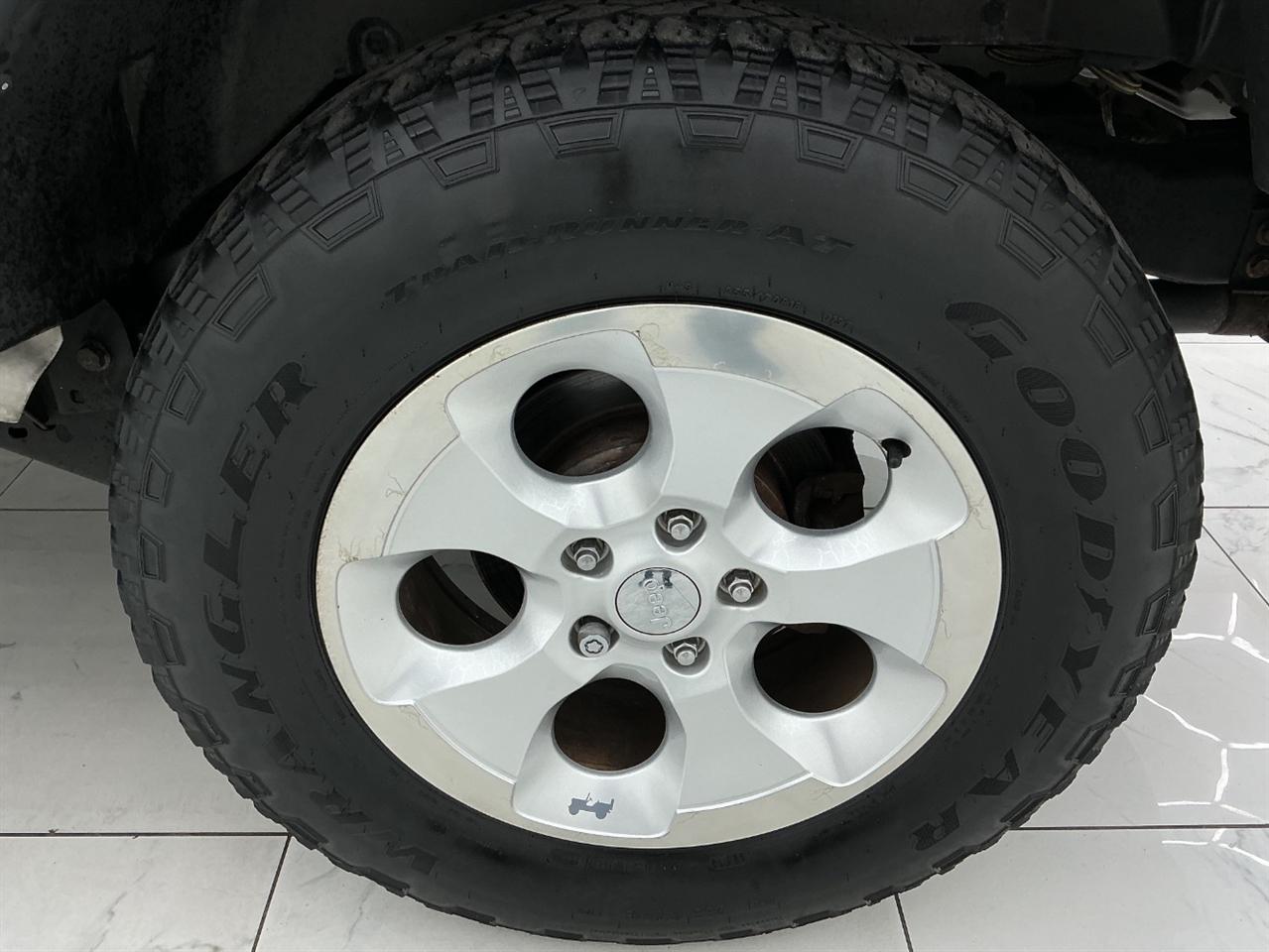 Jeep Wrangler Unlimited 4WD 4dr Sport 2013