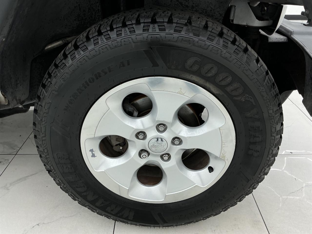 Jeep Wrangler Unlimited 4WD 4dr Sport 2013