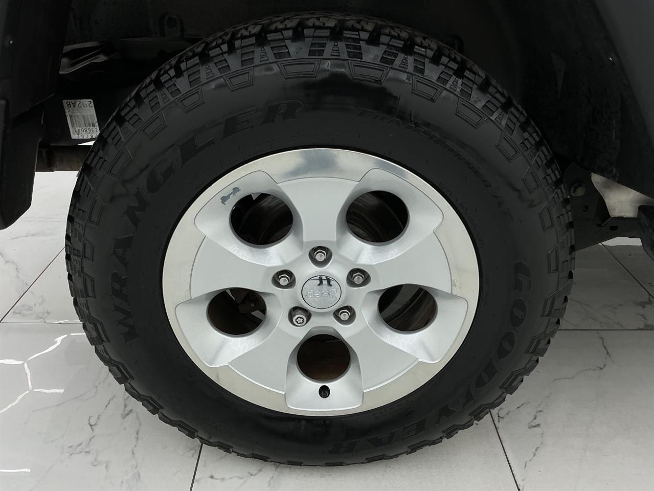 Jeep Wrangler Unlimited 4WD 4dr Sport 2013