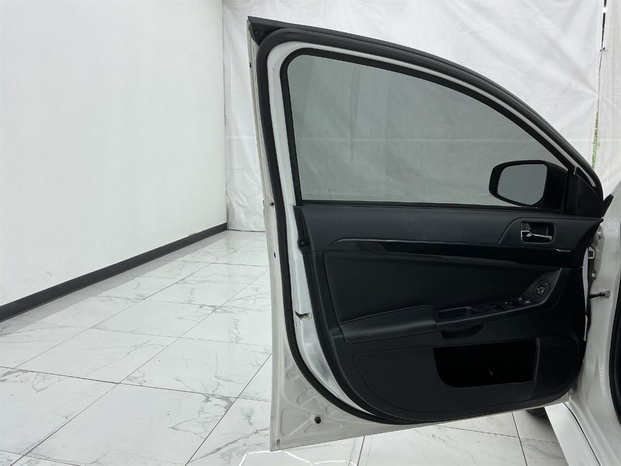 Mitsubishi Lancer 4dr Sdn CVT SEL AWC 2016