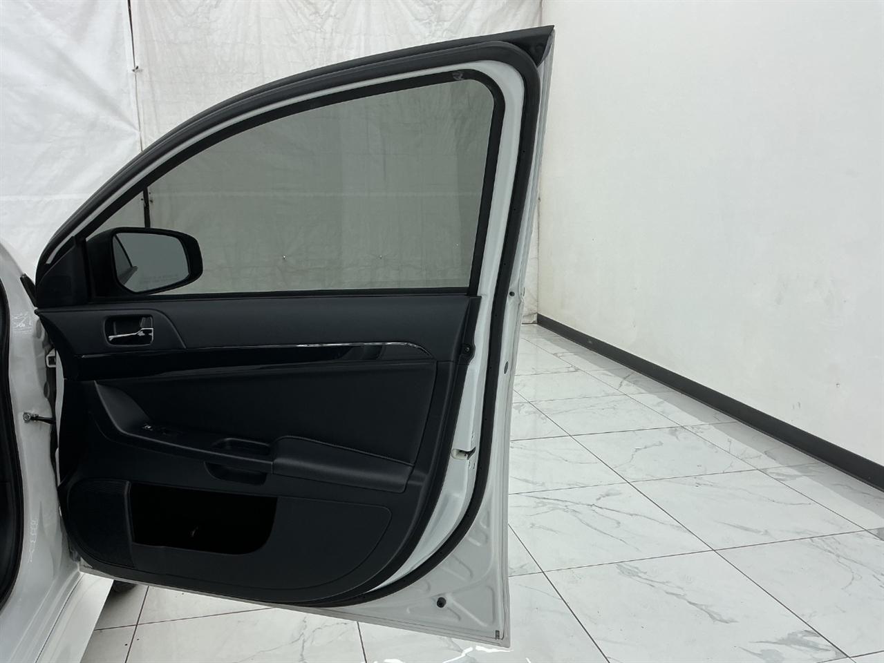 Mitsubishi Lancer 4dr Sdn CVT SEL AWC 2016