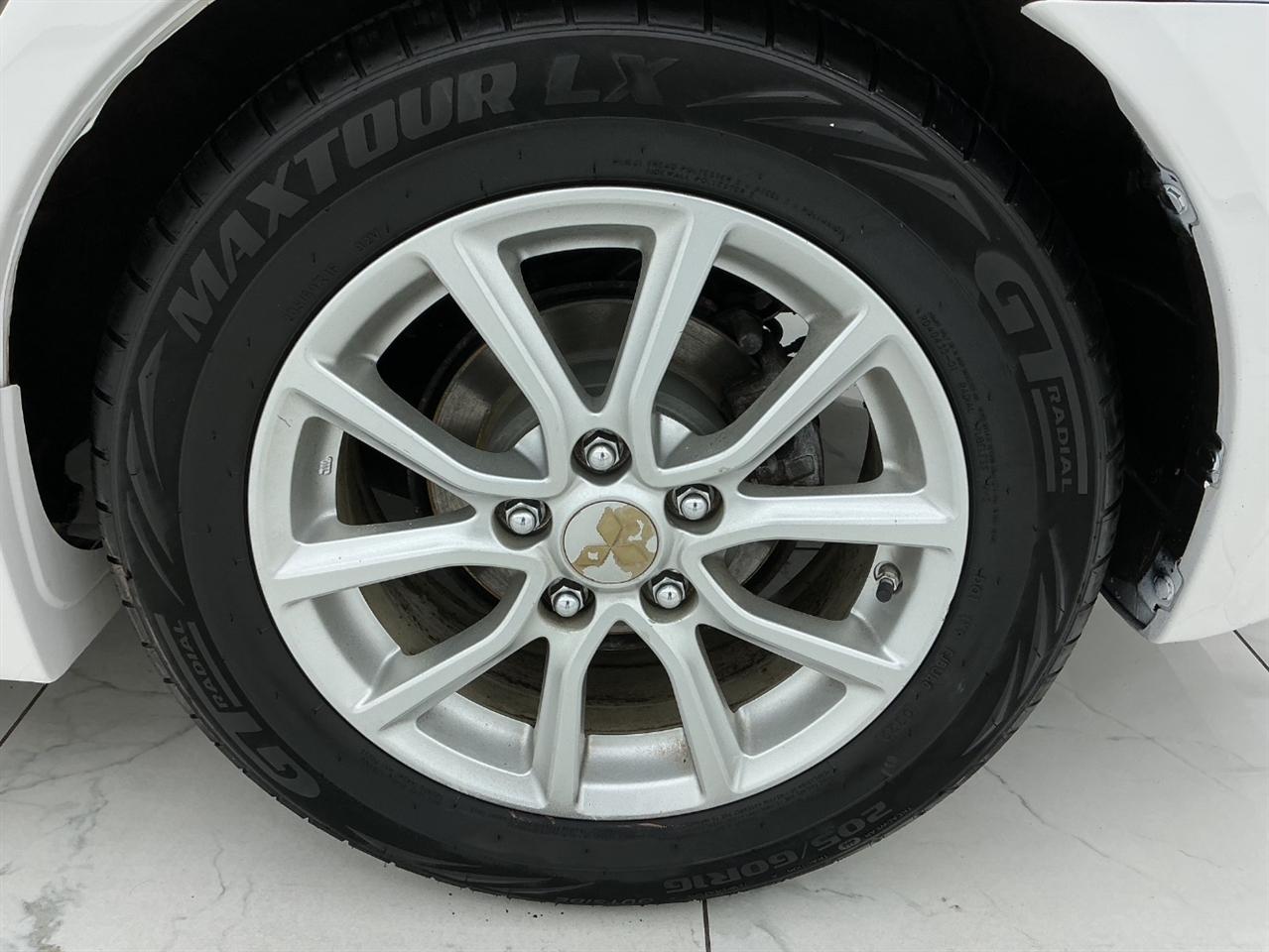 Mitsubishi Lancer 4dr Sdn CVT SEL AWC 2016