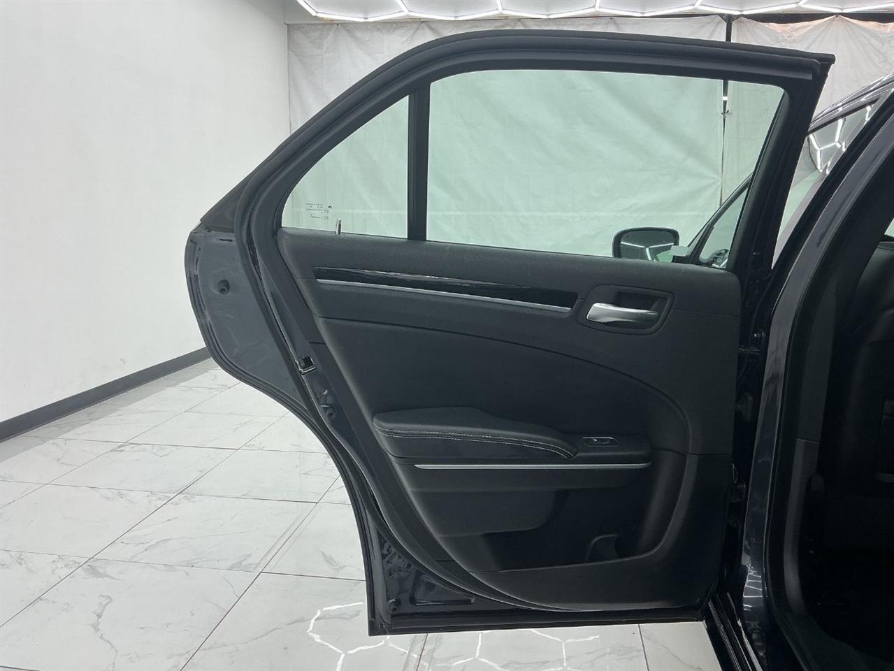 Chrysler 300 300S AWD 2019