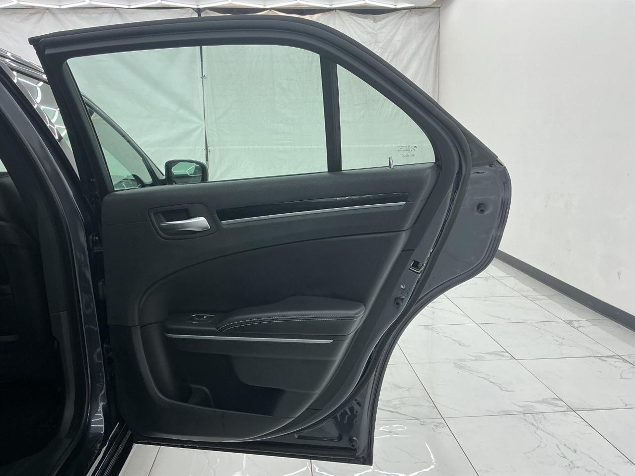 Chrysler 300 300S AWD 2019