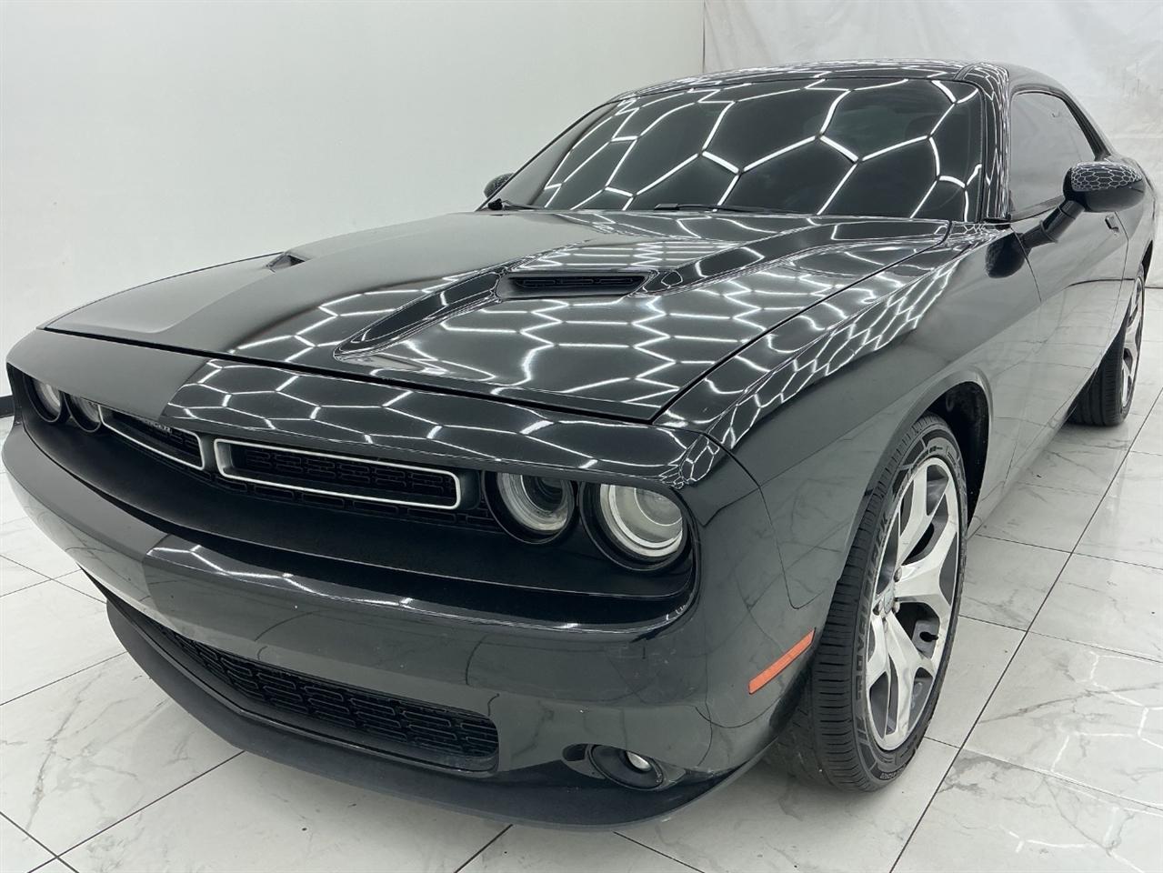 Dodge Challenger 2dr Cpe SXT Plus 2016