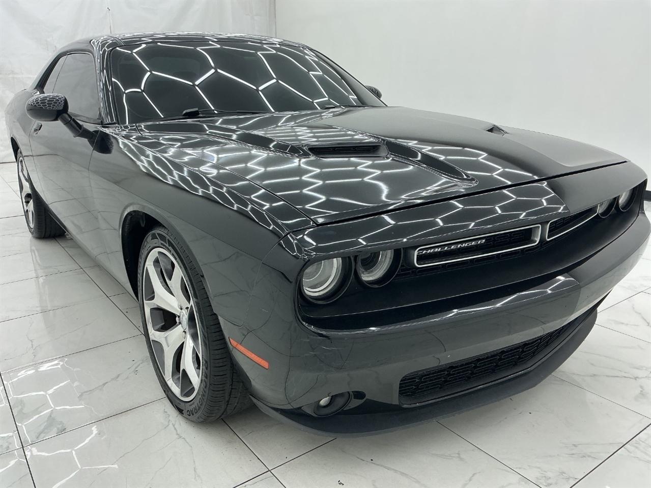 Dodge Challenger 2dr Cpe SXT Plus 2016