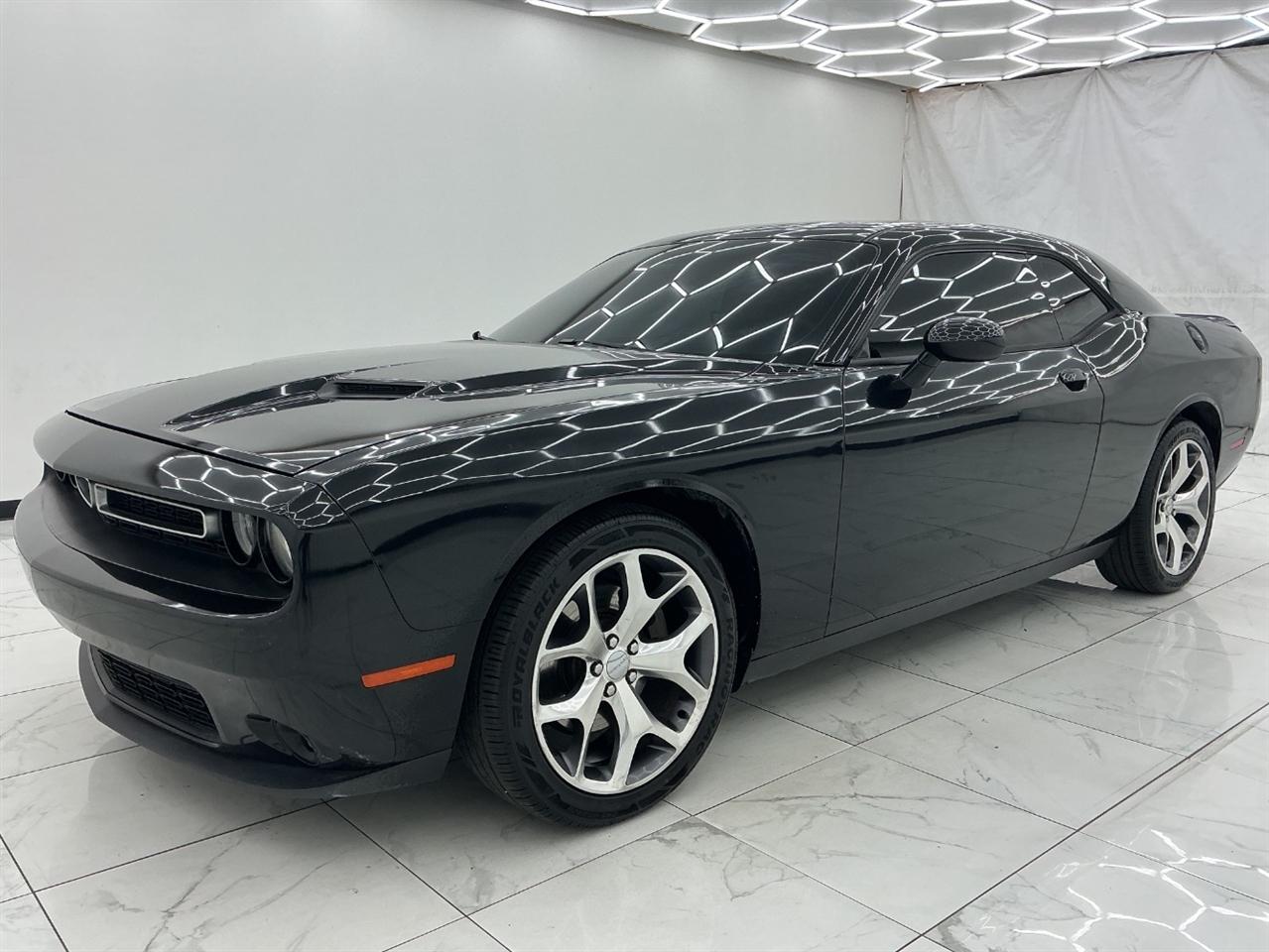 Dodge Challenger 2dr Cpe SXT Plus 2016