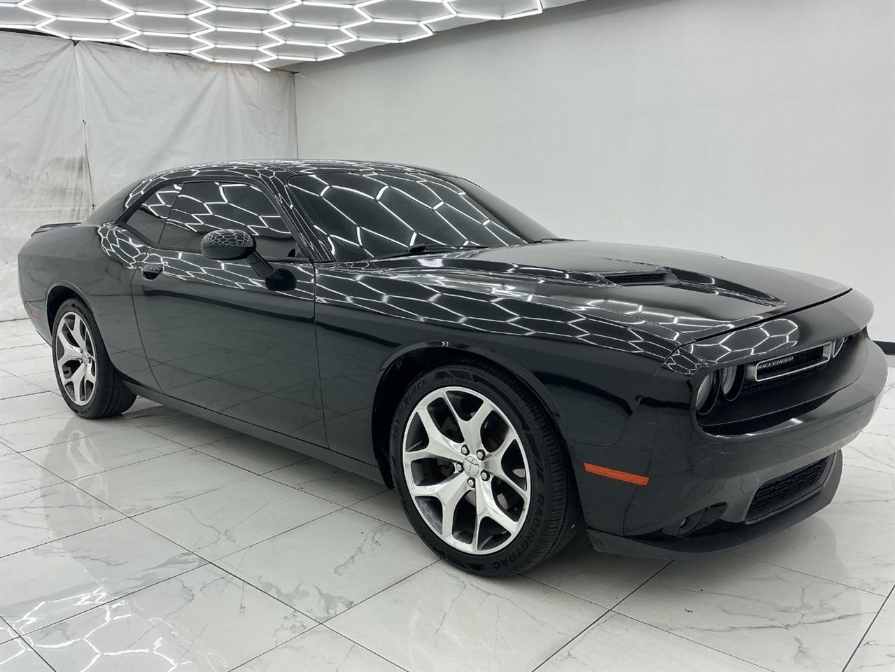 Dodge Challenger 2dr Cpe SXT Plus 2016