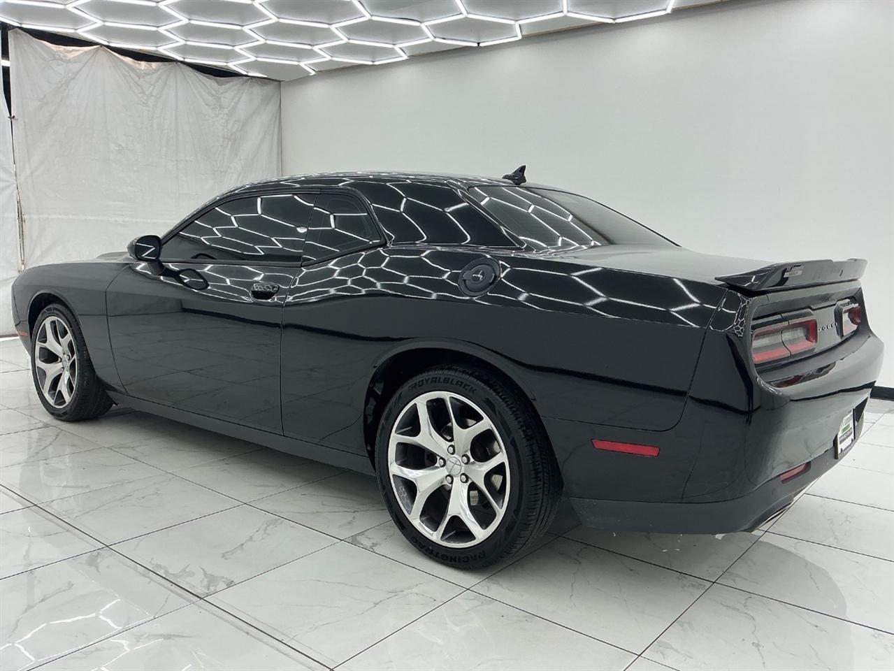 Dodge Challenger 2dr Cpe SXT Plus 2016